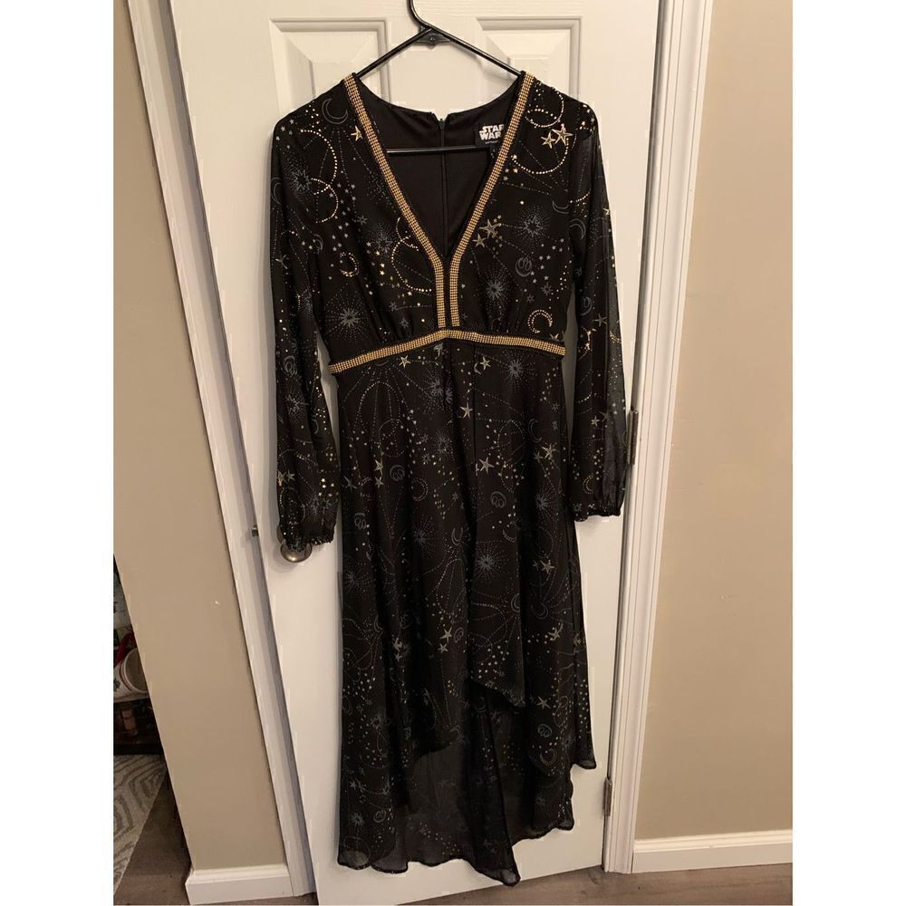 Star Wars beaded deep V-neck long sleeve shorts pants size medium